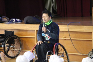 パラスポーツ体験「車椅子バスケ」教室